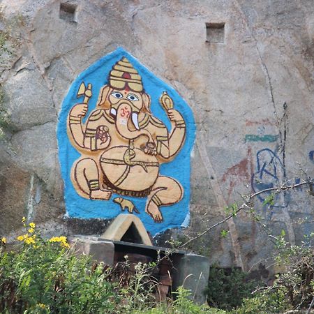 Sahasra Home Stay Hampi Hospet Exterior foto