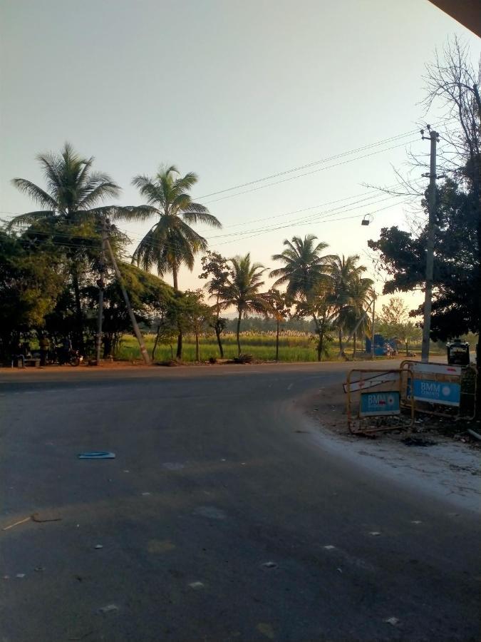 Sahasra Home Stay Hampi Hospet Exterior foto