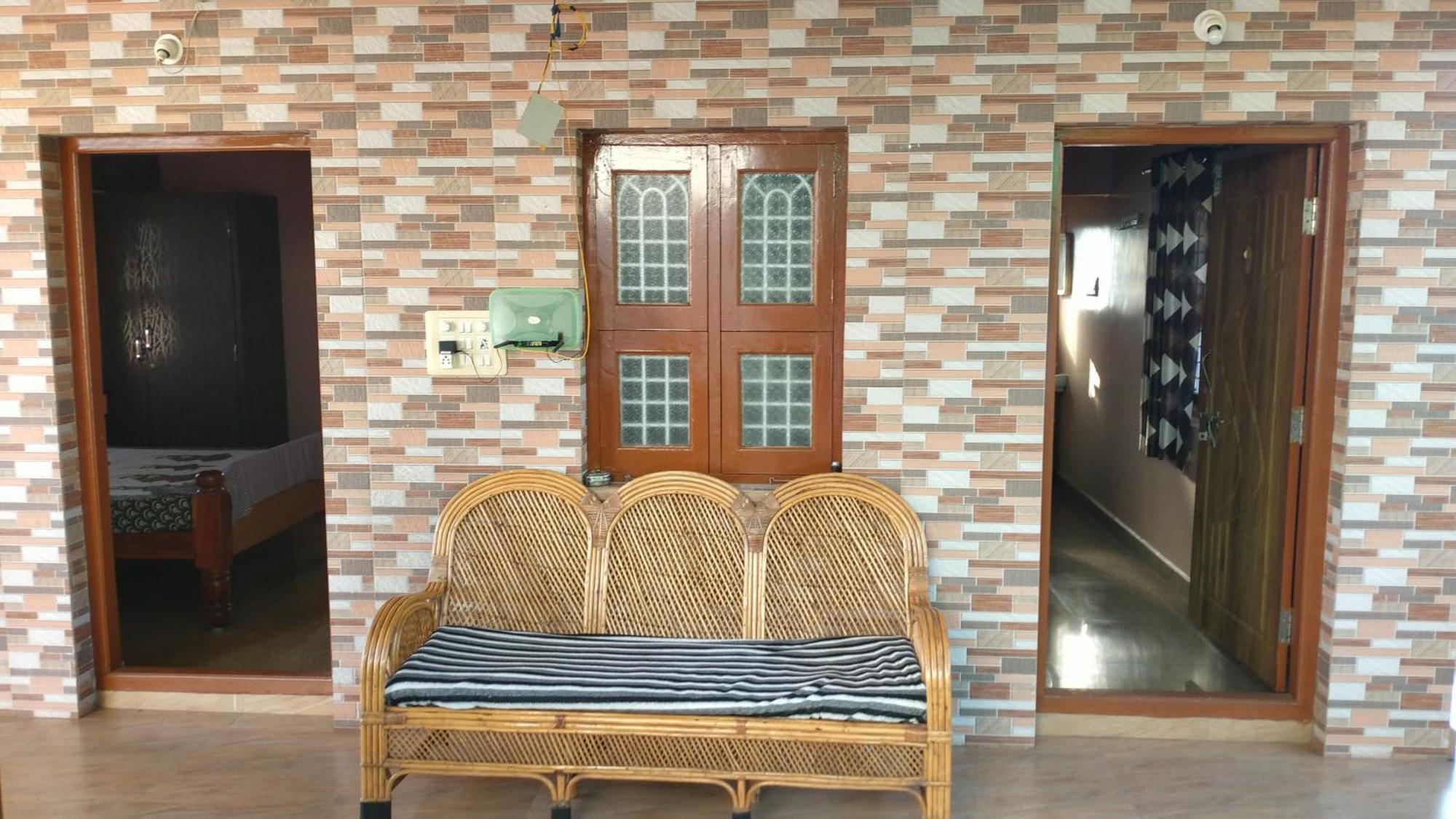 Sahasra Home Stay Hampi Hospet Zimmer foto